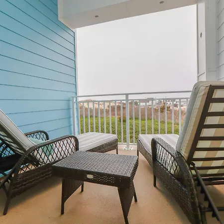 Sojourn Relaxing Condo Near The Beach With Pool
